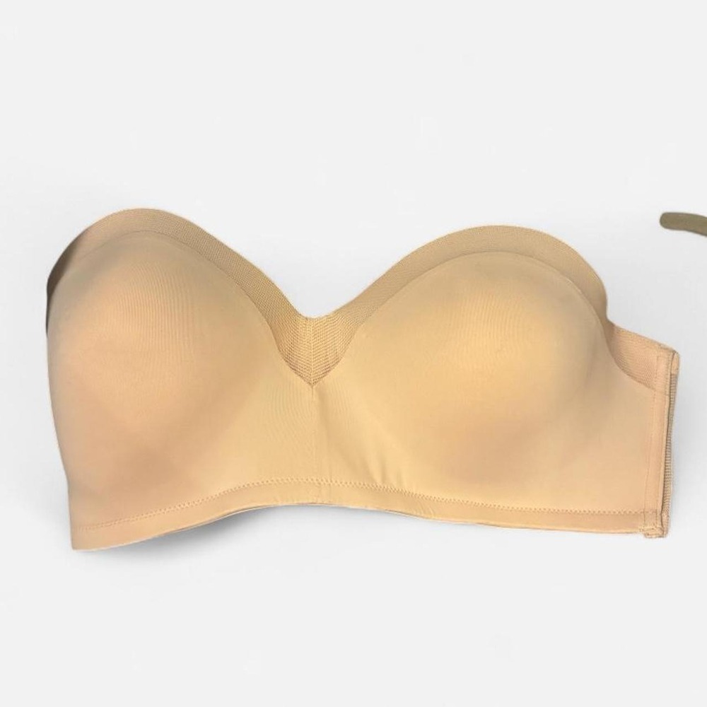 Lively nude strapless bra w/ light padding and push up support Size‎ 38DD